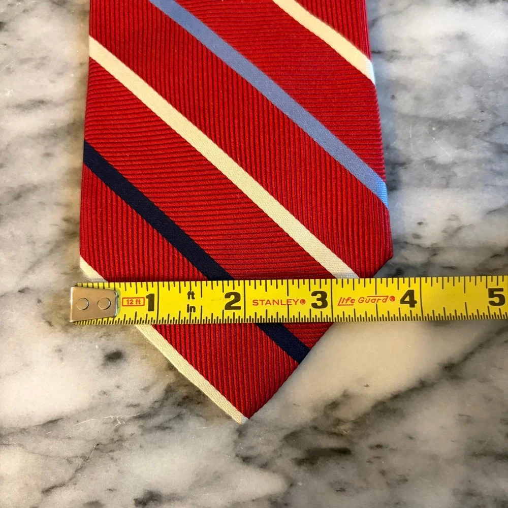 Brooks Brothers Maker 100% Silk Red Navy Blue Regimental Stripe Jacquard ReppTie